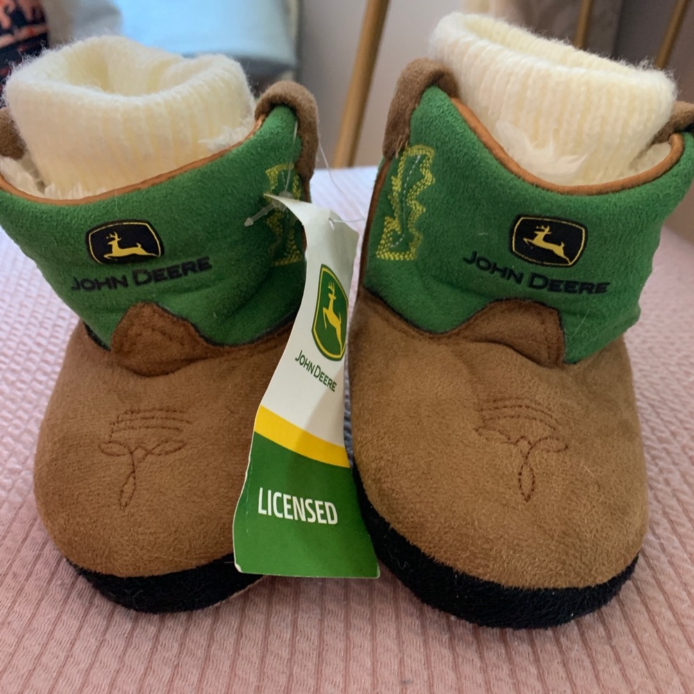 John Deere baby shoes boots  xs 3-4 licensed bnwt